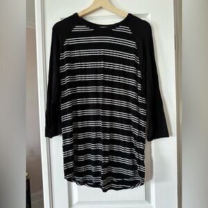 Lularoe black & white long sleeve shirt